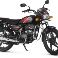 Hero Splendor, देश का सबसे बड़ा दो पहिया वाहन निर्माता, ने अपने सबसे लोकप्रिय मोटरसाइकिल Hero Splendor Plus का नवीनतम मॉडल पेश किया है।जिसमें पहले से ही कई स्मार्ट फीचर्स और विशिष्ट डिजाइनों का इस्तेमाल किया गया है। चलिए मोटरसाइकिल की कीमत जानते हैं. इसमें पावरफुल इंजन, 70 किलोमीटर तक की माइलेज और कई स्मार्ट फीचर्स हैं।