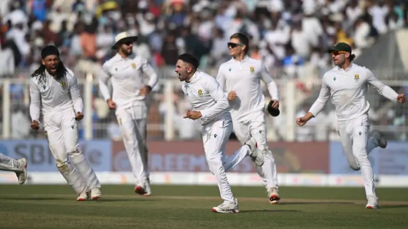 टीम इंडिया का बैटिंग कोलैप्स—SA ने 408 रनों से मैच और 2–0 से पूरी सीरीज़ जीती